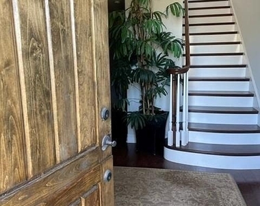 504 Avocado Avenue - Photo Thumbnail 12