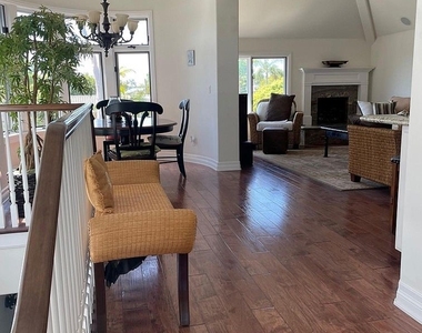 504 Avocado Avenue - Photo Thumbnail 5