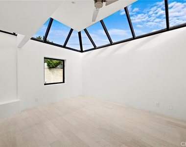 715 Ocean Front - Photo Thumbnail 18