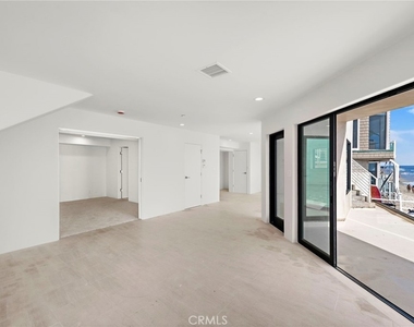 715 Ocean Front - Photo Thumbnail 16