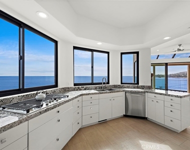 715 Ocean Front - Photo Thumbnail 9