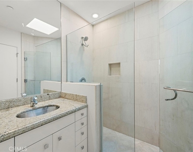 715 Ocean Front - Photo Thumbnail 32