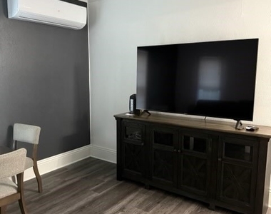 2536 Griffin - Photo Thumbnail 9