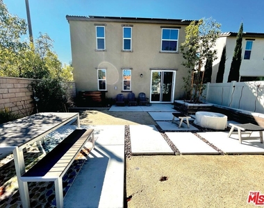42720 Azure Street - Photo Thumbnail 16