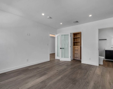 9345 W Olympic Boulevard - Photo Thumbnail 11