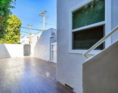 9345 W Olympic Boulevard - Photo Thumbnail 21
