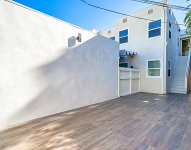 9345 W Olympic Boulevard - Photo Thumbnail 14