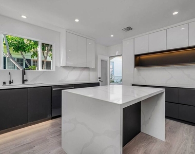 9345 W Olympic Boulevard - Photo Thumbnail 6