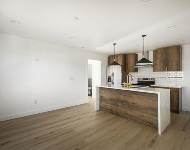 2653 Vineyard Avenue - Photo Thumbnail 3