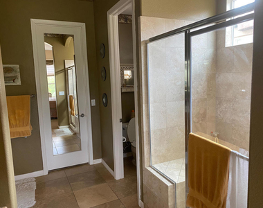 60460 Desert Rose Drive - Photo Thumbnail 7