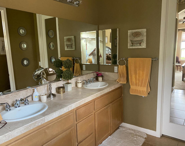 60460 Desert Rose Drive - Photo Thumbnail 6