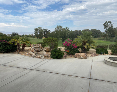 60460 Desert Rose Drive - Photo Thumbnail 11