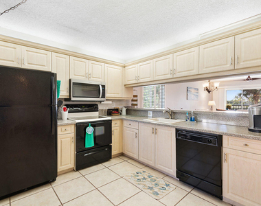 275 Palm Avenue - Photo Thumbnail 3