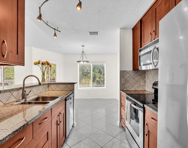 815 W Boynton Beach Boulevard - Photo Thumbnail 20