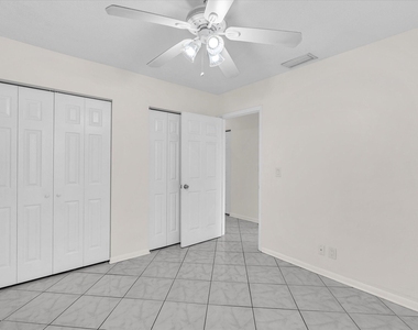 815 W Boynton Beach Boulevard - Photo Thumbnail 36
