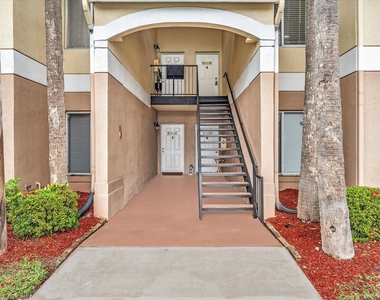 815 W Boynton Beach Boulevard - Photo Thumbnail 2