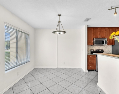 815 W Boynton Beach Boulevard - Photo Thumbnail 13