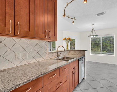 815 W Boynton Beach Boulevard - Photo Thumbnail 21
