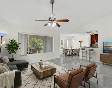 815 W Boynton Beach Boulevard - Photo Thumbnail 6
