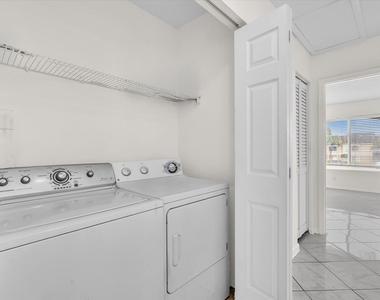 815 W Boynton Beach Boulevard - Photo Thumbnail 30
