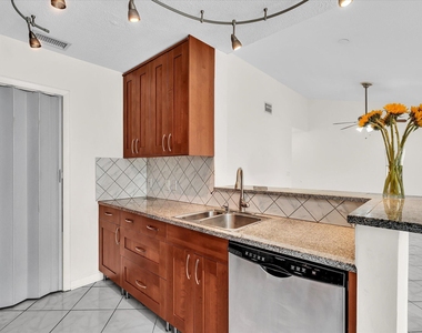 815 W Boynton Beach Boulevard - Photo Thumbnail 19
