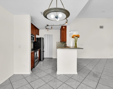 815 W Boynton Beach Boulevard - Photo Thumbnail 15