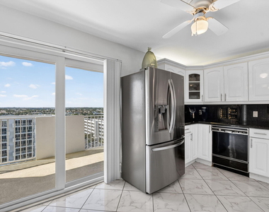 3000 S Ocean Boulevard - Photo Thumbnail 10