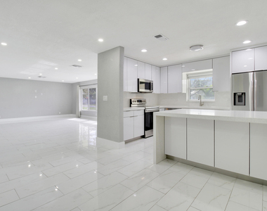 1231 Sw 32nd Street - Photo Thumbnail 10