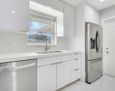 1231 Sw 32nd Street - Photo Thumbnail 12