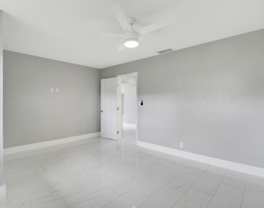 1231 Sw 32nd Street - Photo Thumbnail 20