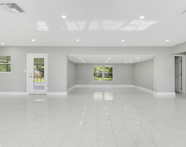 1231 Sw 32nd Street - Photo Thumbnail 9