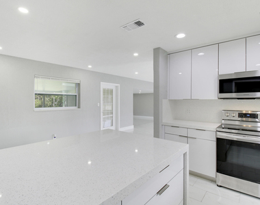 1231 Sw 32nd Street - Photo Thumbnail 14