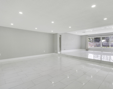 1231 Sw 32nd Street - Photo Thumbnail 7