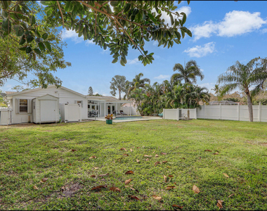 609 Oak Terrace - Photo Thumbnail 25