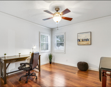 609 Oak Terrace - Photo Thumbnail 15