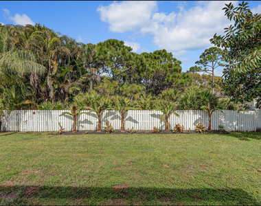 609 Oak Terrace - Photo Thumbnail 27