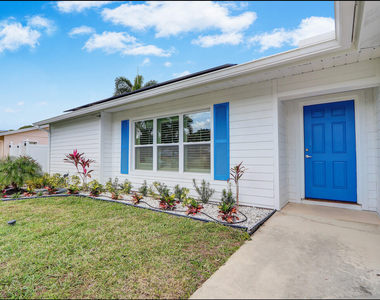609 Oak Terrace - Photo Thumbnail 2