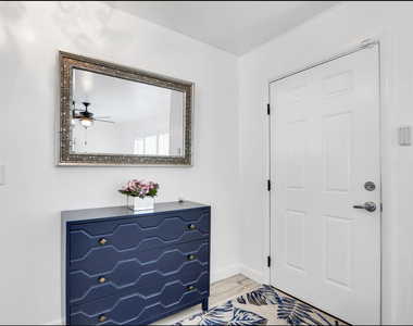 609 Oak Terrace - Photo Thumbnail 3