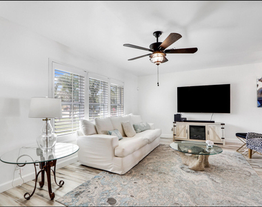 609 Oak Terrace - Photo Thumbnail 5