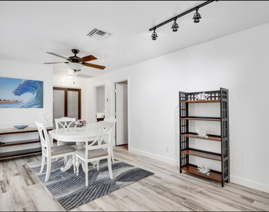 609 Oak Terrace - Photo Thumbnail 13