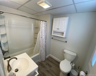 702 Fox Run Lane - Photo Thumbnail 4