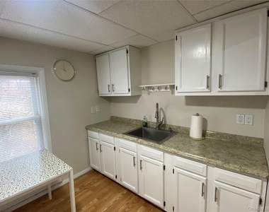 702 Fox Run Lane - Photo Thumbnail 2