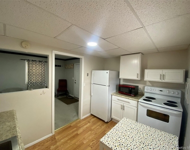 702 Fox Run Lane - Photo Thumbnail 3