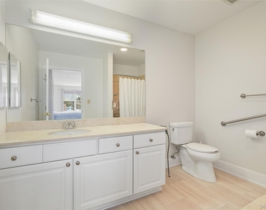 107 Sutton Drive - Photo Thumbnail 4