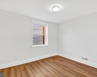 1821 E Oakdale Street - Photo Thumbnail 14