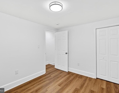 1821 E Oakdale Street - Photo Thumbnail 17