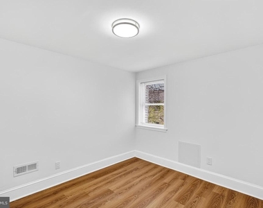 1821 E Oakdale Street - Photo Thumbnail 16
