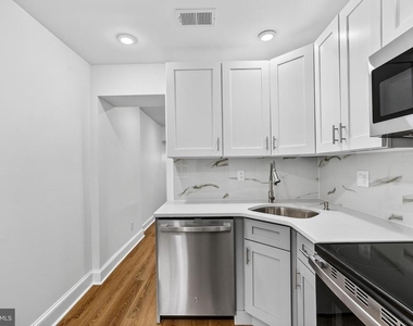 1821 E Oakdale Street - Photo Thumbnail 12