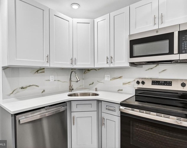 1821 E Oakdale Street - Photo Thumbnail 13