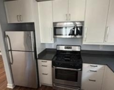 866 Bellevue Street Se - Photo Thumbnail 2
